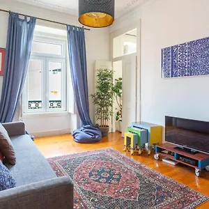 Bright 2 Bedroom 100m From Av. Liberdade Lisbon